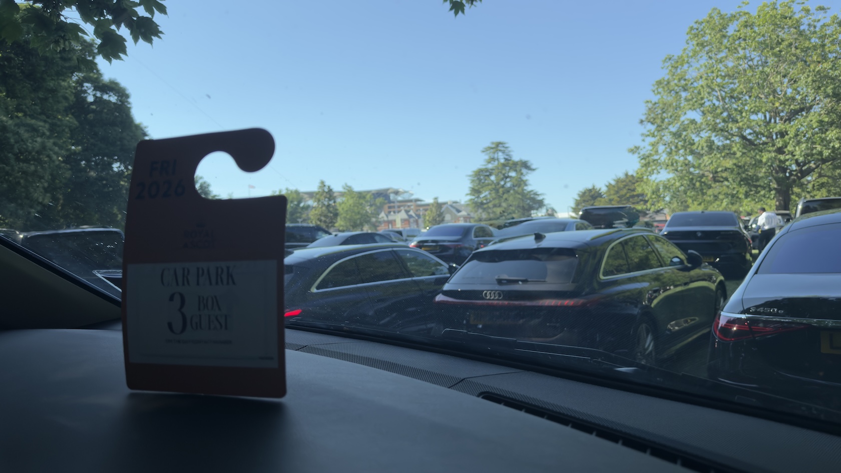 Ascot Races Chauffeur Travel: Corporate Hospitality Without the Car Park Chaos