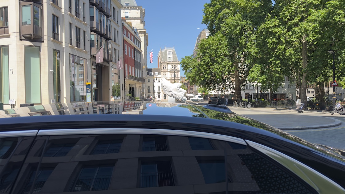 Claridge’s to Goodwood in the BMW i7: Quiet Luxury, Perfect Timing